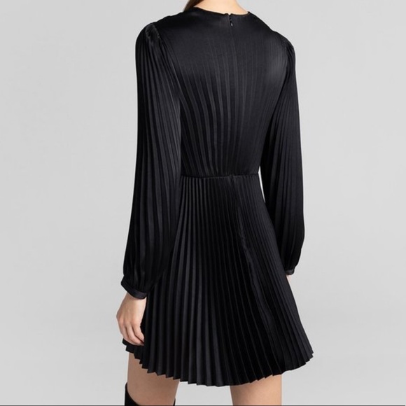❌SOLD❌ A.L.C Tavi Pleated Long Sleeve Short dress size 6 - Picture 2 of 5